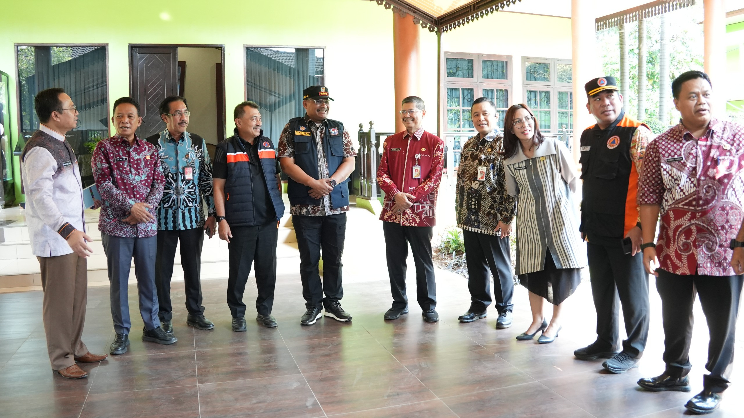 Thumbnail Ditjen Adwil Kemendagri Salurkan Bantuan Tenda Posko dan Logistik untuk Penanganan Bencana di Bali