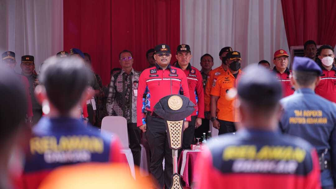 Tingkatkan Partisipasi Masyarakat, Dirjen Bina Adwil Kukuhkan Relawan Damkar (REDKAR) Kota Samarinda